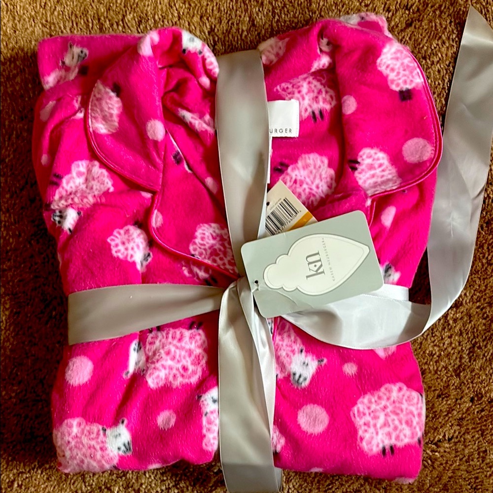 Ladies size small brand new pajamas